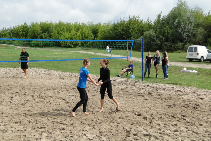 Wakacyjna książka nagrodą w plażówce! Wyjątkowy turniej w Lubstowie