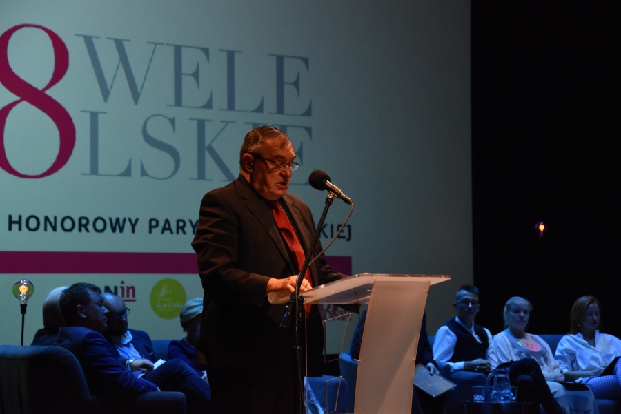 „Sachem” w wykonaniu koninian i Daniela Olbrychskiego. Dziś cały naród czyta nowele