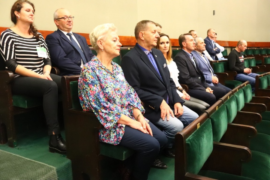 Przedstawicielki KGW i strażacy pojechali do sejmu. Zwiedzili też ministerstwo rolnictwa