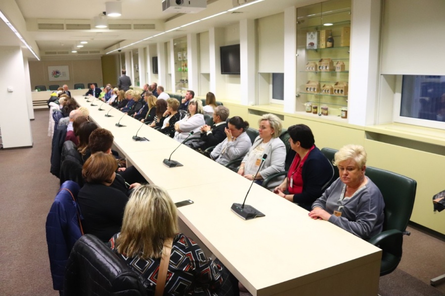 Przedstawicielki KGW i strażacy pojechali do sejmu. Zwiedzili też ministerstwo rolnictwa