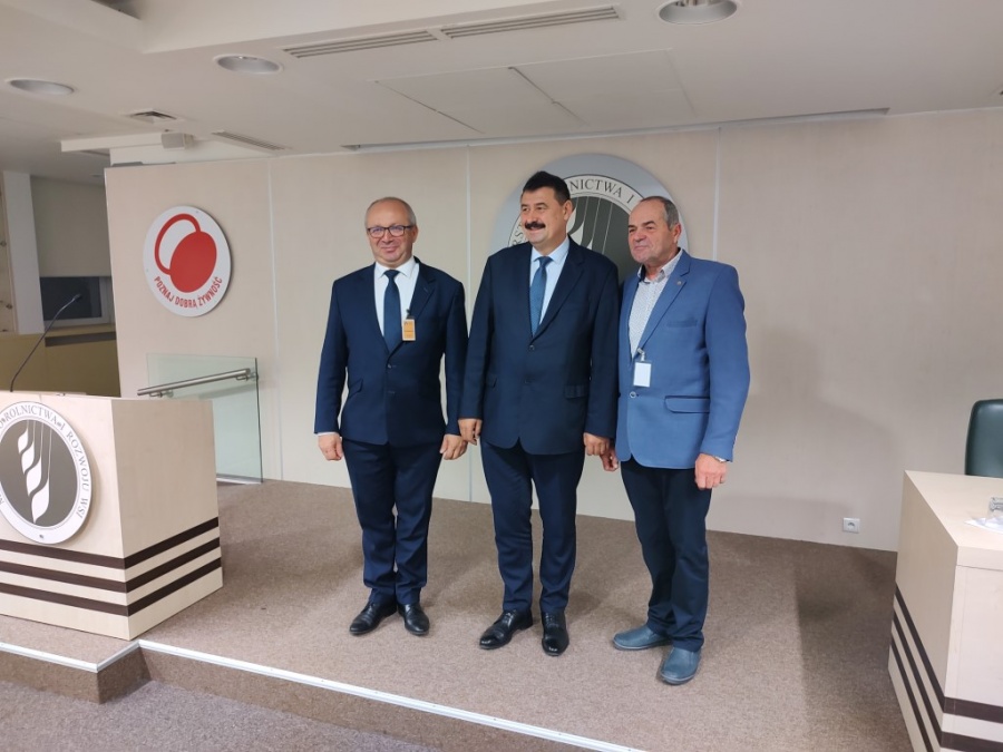 Przedstawicielki KGW i strażacy pojechali do sejmu. Zwiedzili też ministerstwo rolnictwa