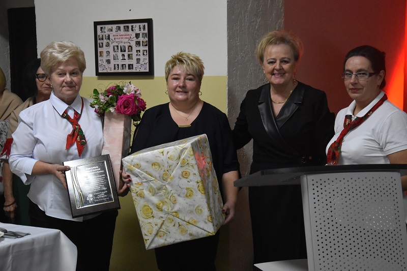KRÓLESTWO GOSPODYŃ. Złego nie pamiętamy, dobrem się dzielimy