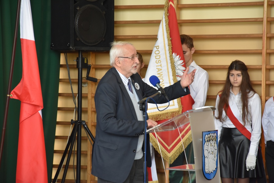 Senator, społecznik, organizator życia. Szkoła w Kozarzewie nosi imię Stanisława Mańkowskiego