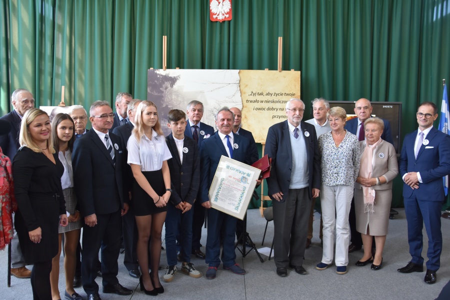 Senator, społecznik, organizator życia. Szkoła w Kozarzewie nosi imię Stanisława Mańkowskiego