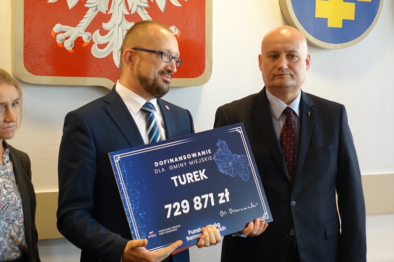 Samorządy podpisały z wojewodą umowy na drogi. Co z ulicą Leśną w Koninie? Będzie nieco później