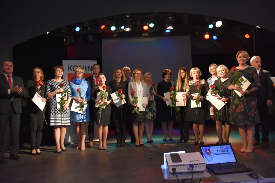 „Razem zbudujemy szkoły naszych marzeń”. Świętują nauczyciele i pracownicy oświaty