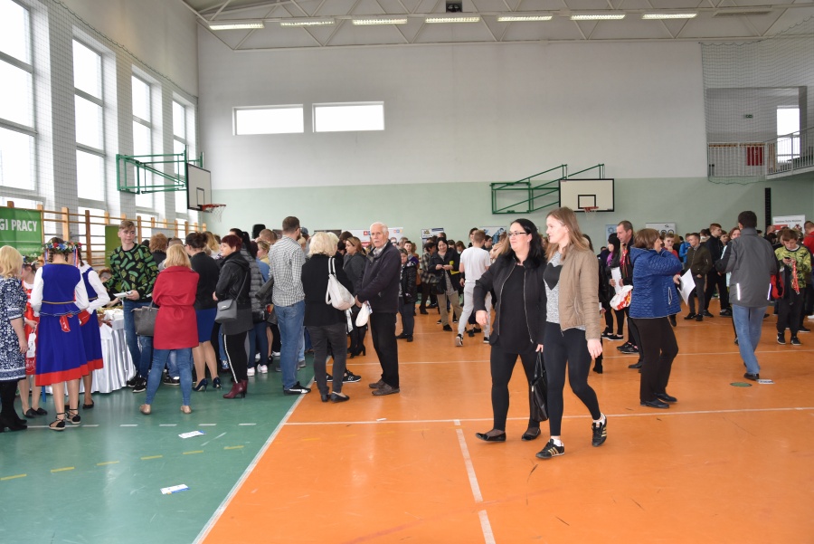 Targi Pracy w Wysokiem. Kolejki po oferty i porady