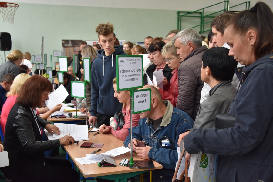Targi Pracy w Wysokiem. Kolejki po oferty i porady