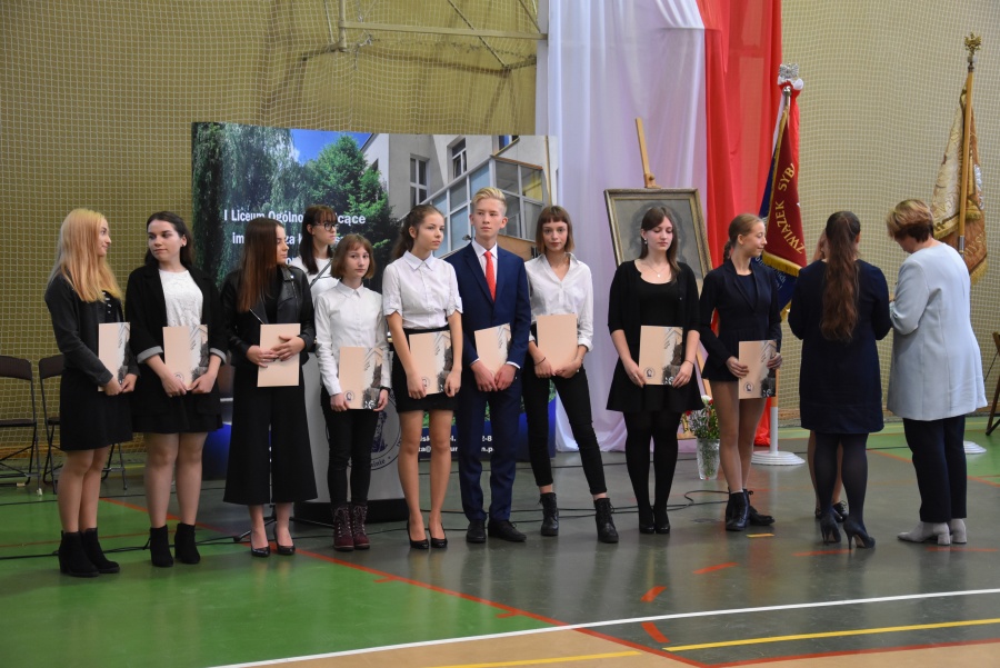 Uroczyście w I LO. Dziś świętowali nauczyciele i uczniowie