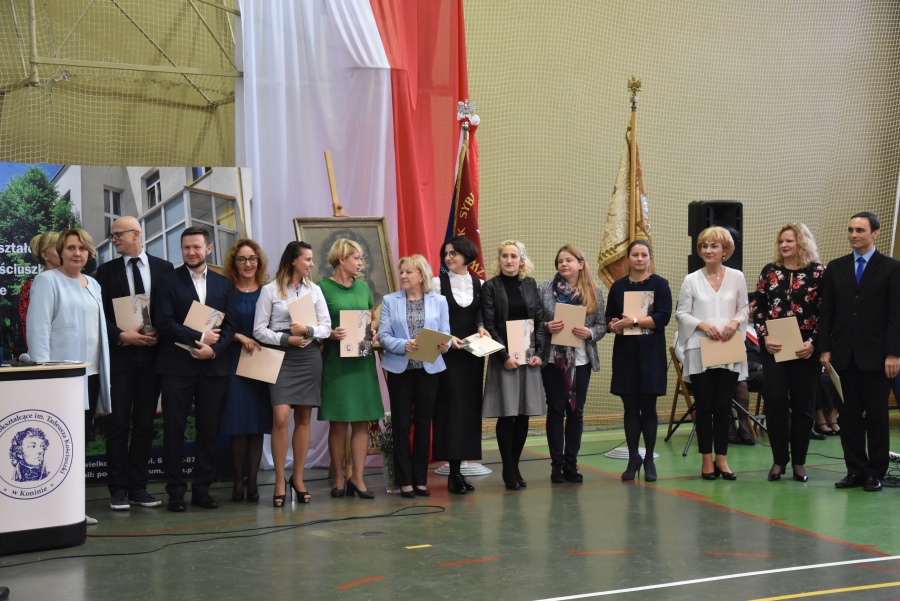 Uroczyście w I LO. Dziś świętowali nauczyciele i uczniowie