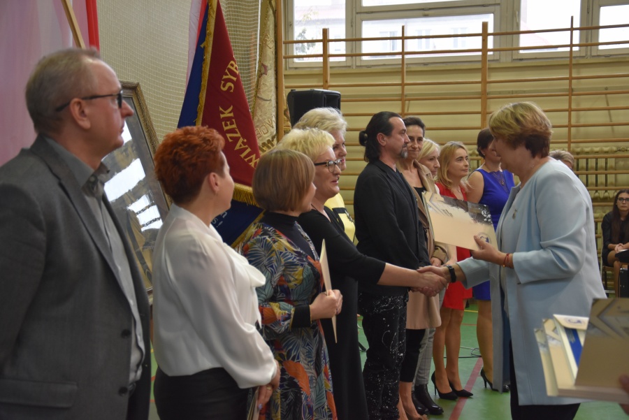 Uroczyście w I LO. Dziś świętowali nauczyciele i uczniowie