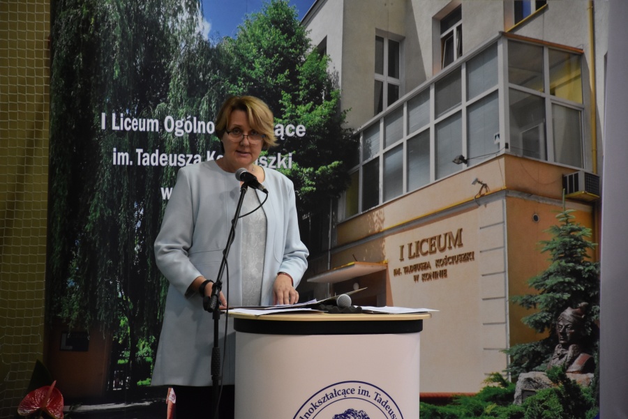 Uroczyście w I LO. Dziś świętowali nauczyciele i uczniowie