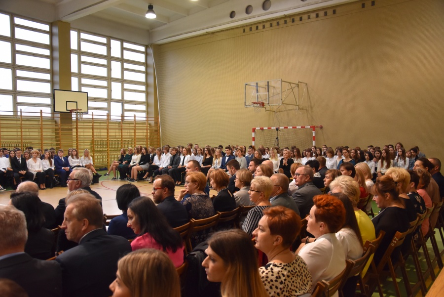 Uroczyście w I LO. Dziś świętowali nauczyciele i uczniowie