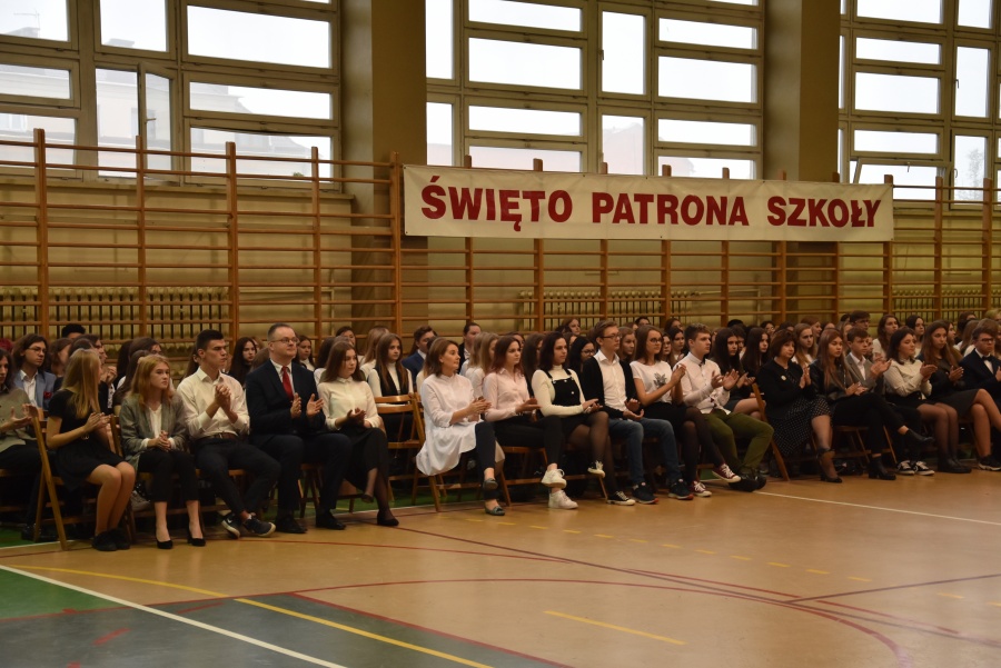 Uroczyście w I LO. Dziś świętowali nauczyciele i uczniowie