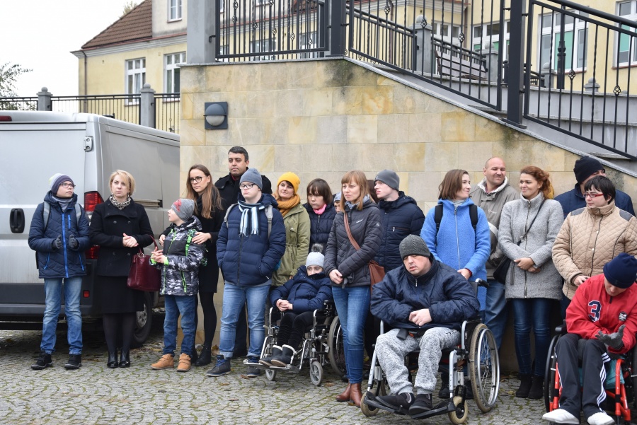 101-metrowa flaga na 101 lat niepodległości. Patriotycznie z Fundacją „Mielnica”