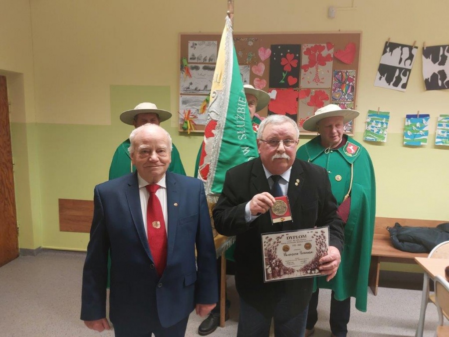 Odznaczenia i dyplomy dla pszczelarzy za dotychczasową pracę i zaangażowanie