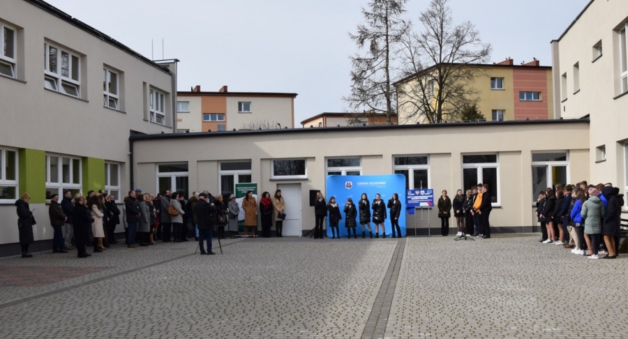 Oszczędności i ładny wygląd, czyli szkoła przeszła termomodernizację