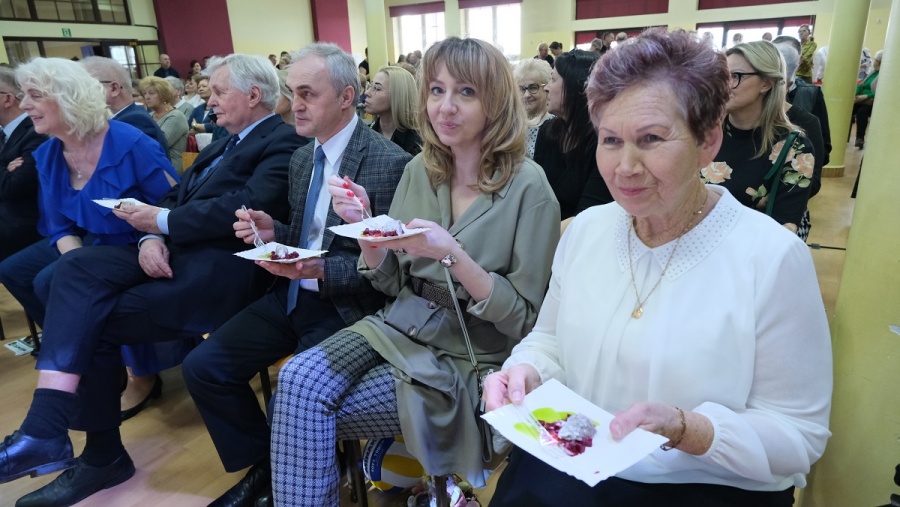 W Kramsku tradycja ciągle żywa. Wybijanie żuru z kulinarnym mistrzem