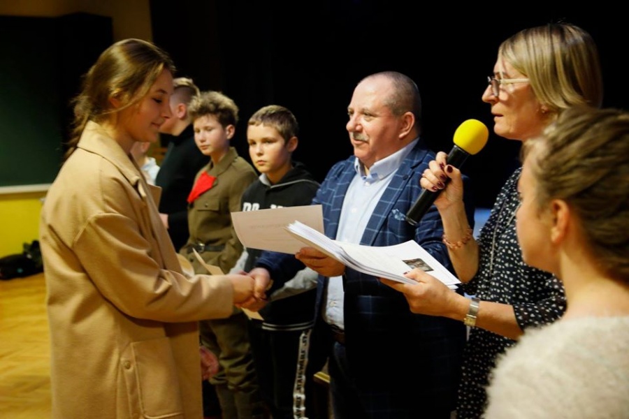 Kultywują kazimierską tradycję. Otrzymali podziękowania za spektakl „Nasi patronowie”
