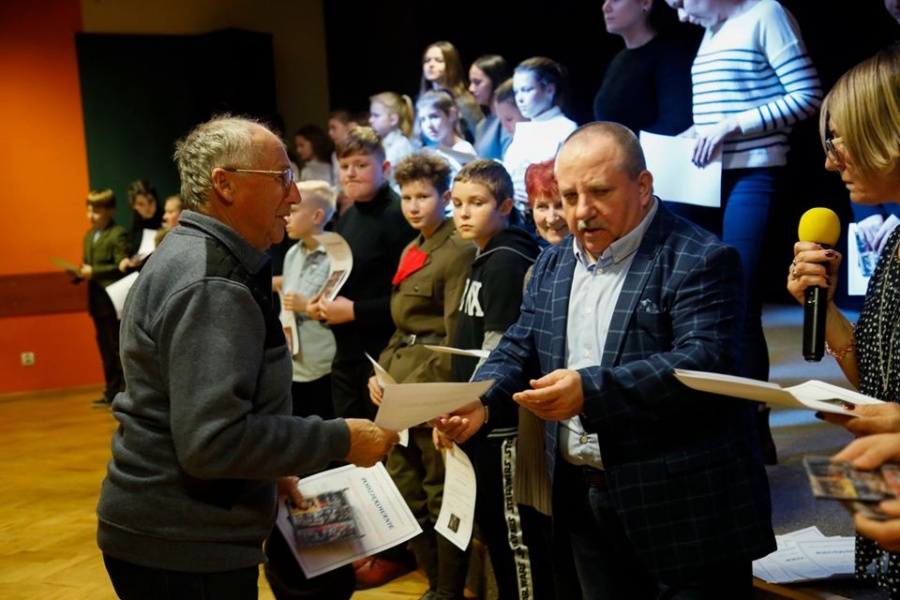 Kultywują kazimierską tradycję. Otrzymali podziękowania za spektakl „Nasi patronowie”