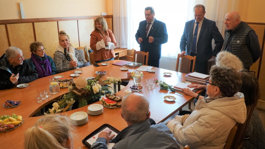 Przylecieli zza oceanu, Wielkiej Brytanii i Izraela. Potomkowie przedeckich Żydów z wizytą