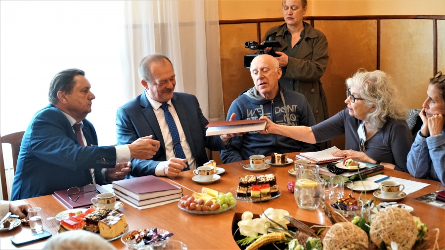 Przylecieli zza oceanu, Wielkiej Brytanii i Izraela. Potomkowie przedeckich Żydów z wizytą