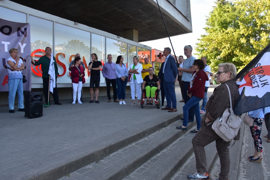 „Chcą wyciąć całą opozycję”. Protestowali przeciw ustawie „Lex Tusk”