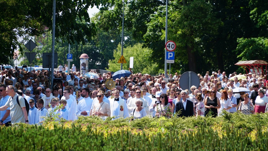 Boże Ciało w Kole. Wierni przeszli w procesji eucharystycznej