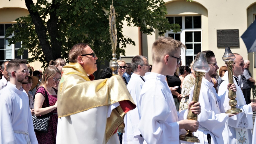 Boże Ciało w Kole. Wierni przeszli w procesji eucharystycznej