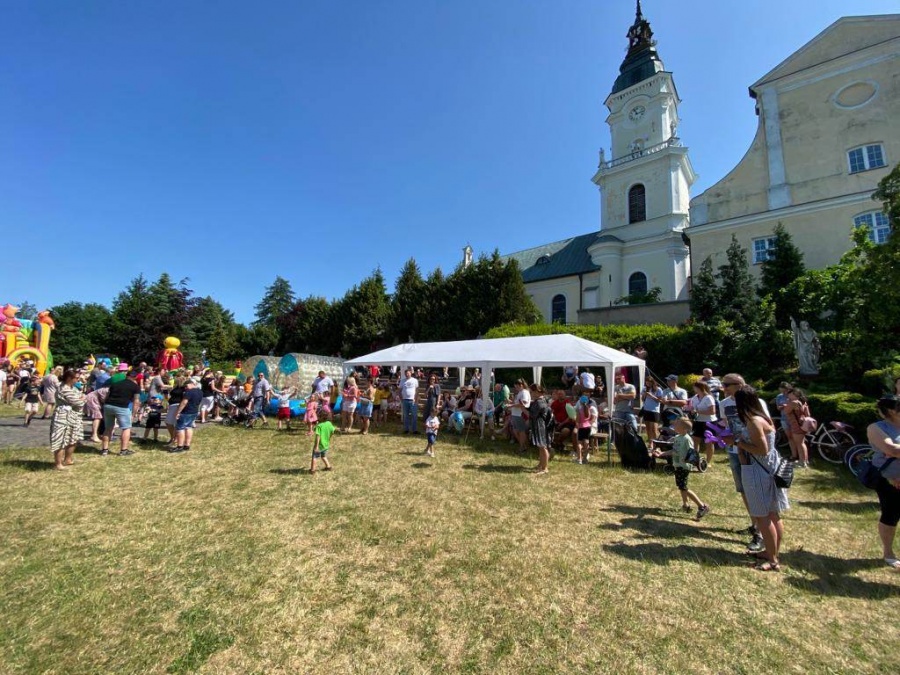 Zaprosiły dzieci do wyjątkowego miasteczka. Brdowskie Lejdis na festynie