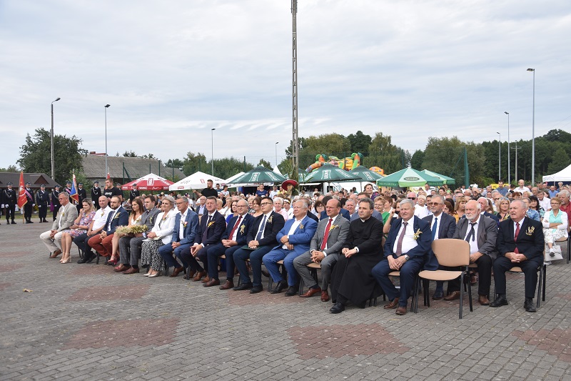 „Dziękujemy za każdy poranek spędzony na polu”. Dożynki Gminno-Parafialne w Krzymowie