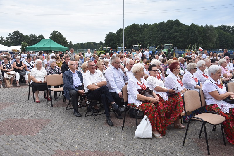 „Dziękujemy za każdy poranek spędzony na polu”. Dożynki Gminno-Parafialne w Krzymowie
