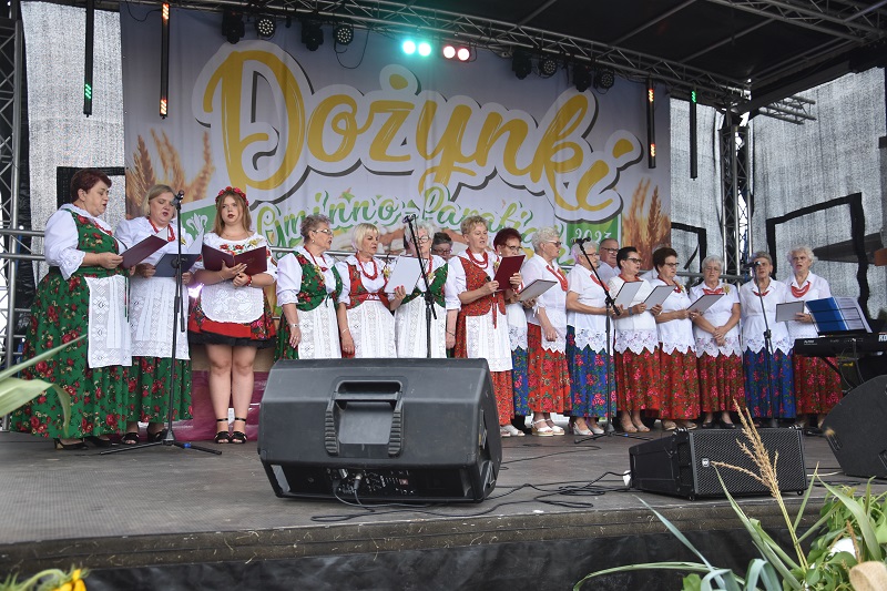 „Dziękujemy za każdy poranek spędzony na polu”. Dożynki Gminno-Parafialne w Krzymowie