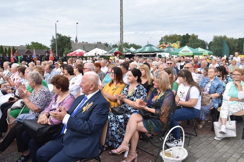 „Dziękujemy za każdy poranek spędzony na polu”. Dożynki Gminno-Parafialne w Krzymowie