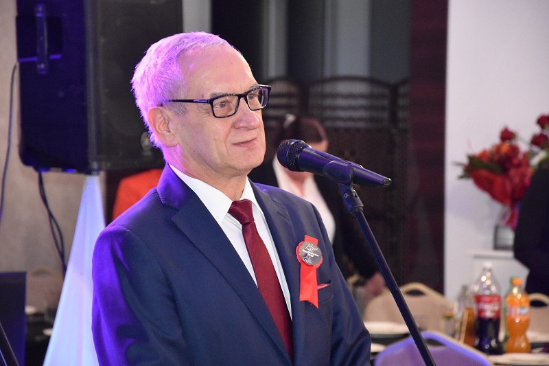 Około 200 osób z ZS CKU bawi się na studniówce. To ich najważniejszy bal w życiu