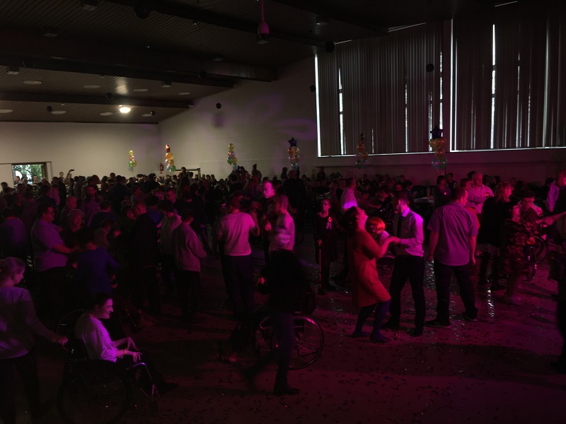 To jedyny taki bal w Wielkopolsce. Kilkaset osób szaleje na parkiecie