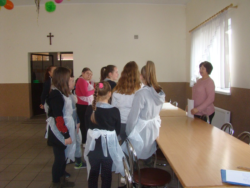 Ferie na wesoło. Gotowali, tańczyli, lepili z gliny i rysowali