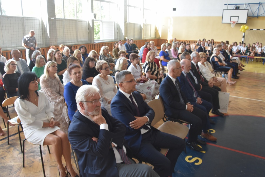 Szkoła Podstawowa nr 15 skończyła 30 lat. Uroczyście obchodzili jubileusz