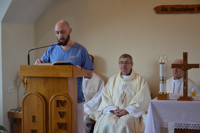 Pacjenci otrzymali serca. Msza w hospicjum z okazji Światowego Dnia Chorego