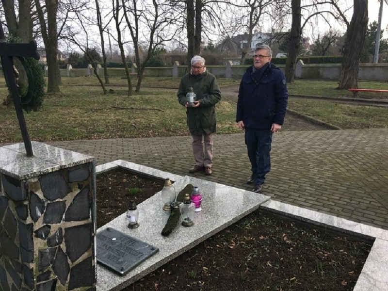 Ambasador na mogile mołdawskiego żołnierza. Obiecał odnaleźć jego rodzinę