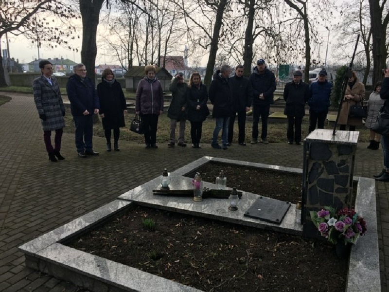 Ambasador na mogile mołdawskiego żołnierza. Obiecał odnaleźć jego rodzinę