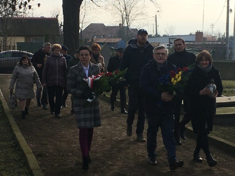 Ambasador na mogile mołdawskiego żołnierza. Obiecał odnaleźć jego rodzinę
