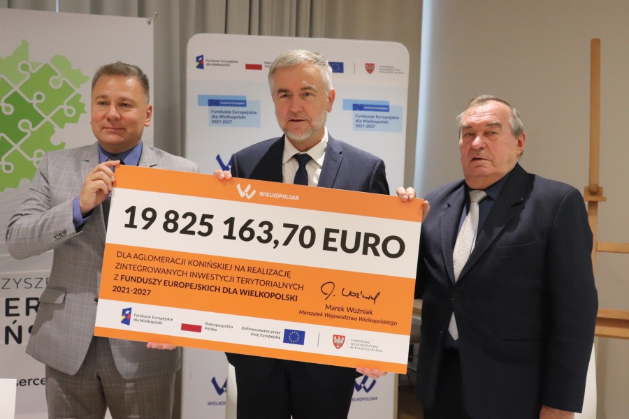 Gorąca dyskusja o przyszłości Polski w UE przy podpisaniu porozumienia