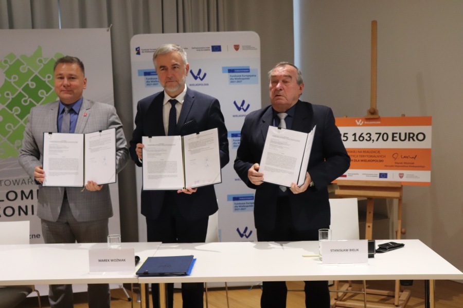 Gorąca dyskusja o przyszłości Polski w UE przy podpisaniu porozumienia
