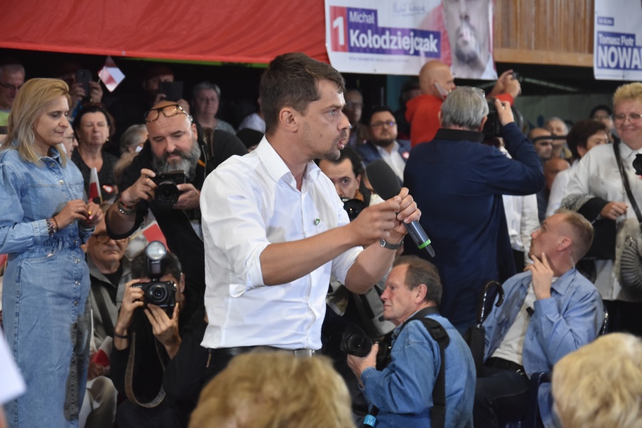 W Koninie 9-latka ze łzami w oczach do Donalda Tuska: „czy po 15 października będę żyła w bezpiecznym i szczęśliwym kraju?”