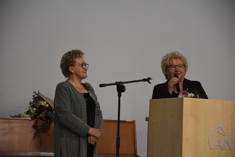 „Uczmy się tańczyć w deszczu”. Koniński Uniwersytet Trzeciego Wieku zainaugurował rok akademicki