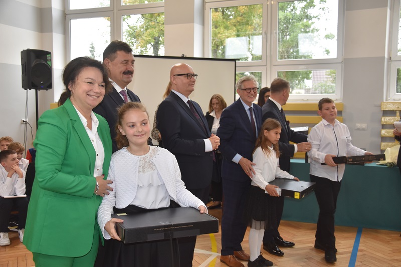 Spełniły się marzenia uczniów. Szkoła wypiękniała po gruntownym remoncie