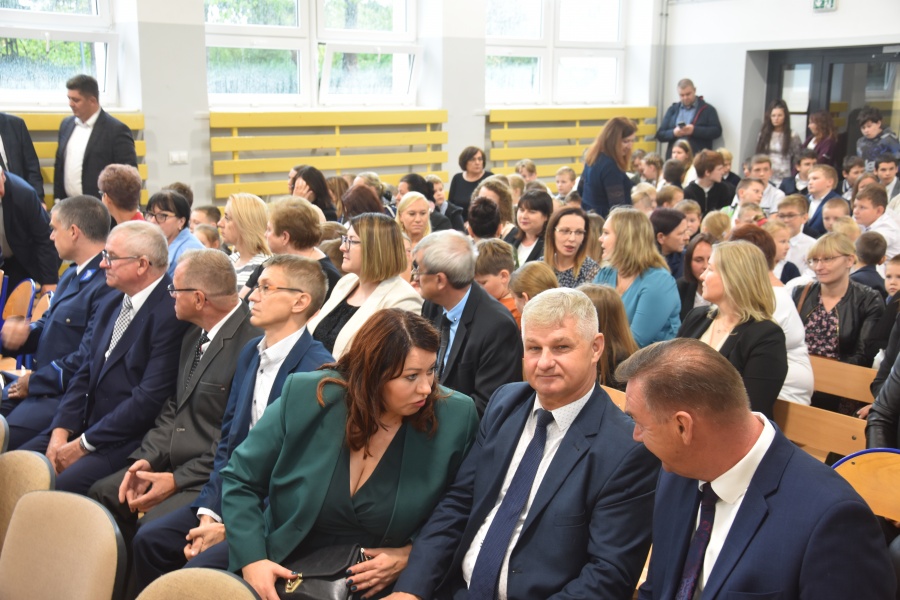 Spełniły się marzenia uczniów. Szkoła wypiękniała po gruntownym remoncie