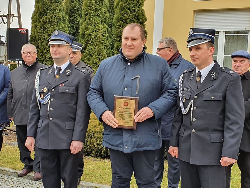 Matką chrzestną została przewodnicząca rady. To pierwszy nowy wóz strażacki w gminie