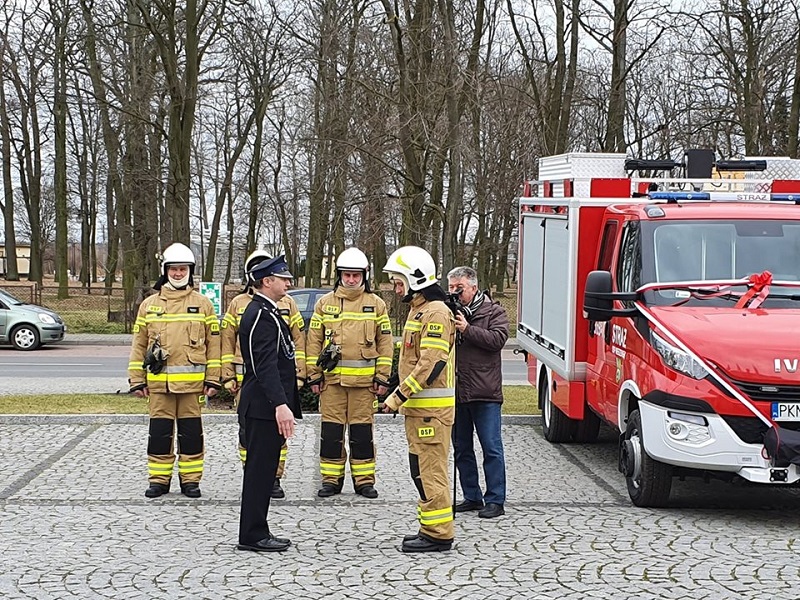 Matką chrzestną została przewodnicząca rady. To pierwszy nowy wóz strażacki w gminie